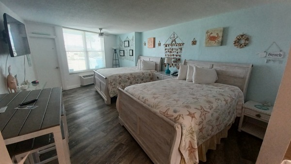 OCEAN VIEW SOUTH STUDIO - w/ Two Queen Beds Photo 6