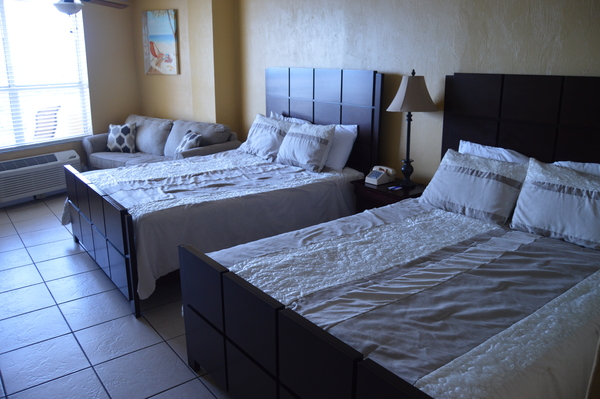 OCEAN VIEW SOUTH STUDIO - w/ Two Queen Beds Photo 2